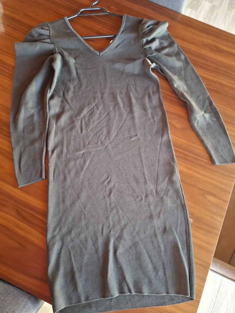 Vestido ajustado verde oliva - 1