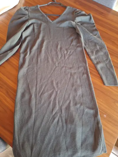 Vestido ajustado verde oliva - miniatura 3