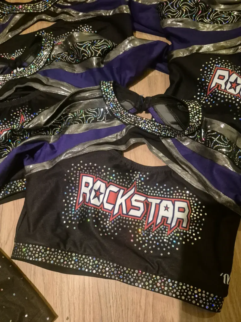 Top deportivo Rockstar negro - 1