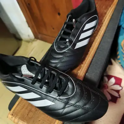 Zapatos de futbol negros - miniatura 1