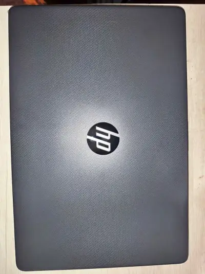 Notebook HP 15.6 pulgadas - miniatura 1