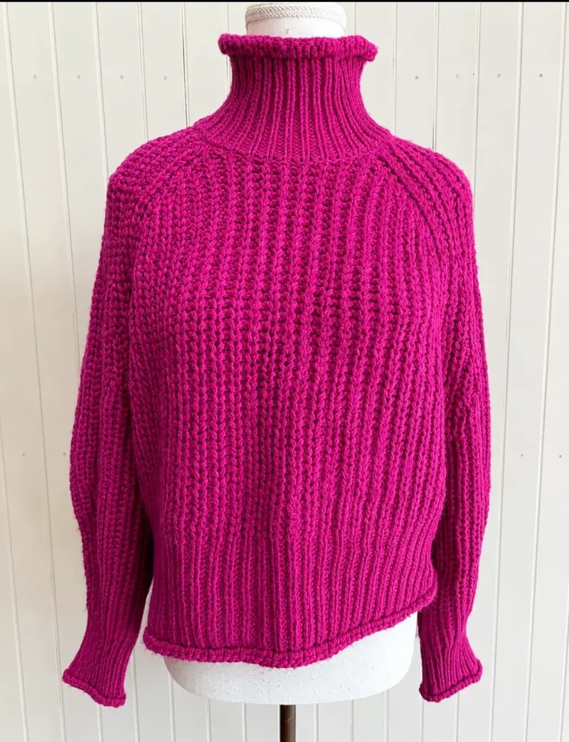 Suéter cuello alto fucsia - 1