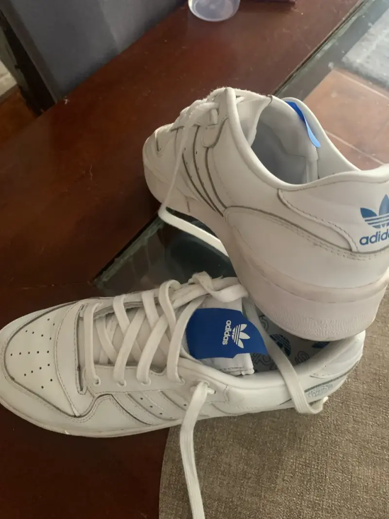 Zapatillas blancas Adidas deportivas - 3