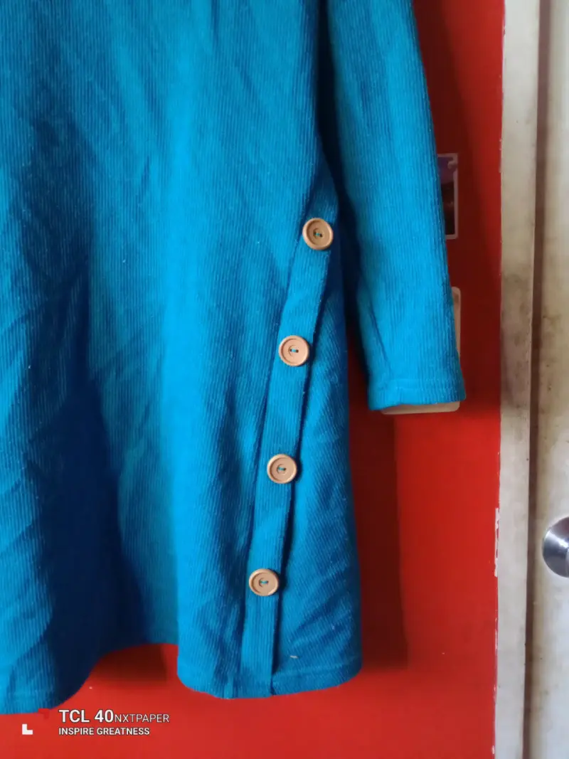 Vestido turquesa con botones - 3