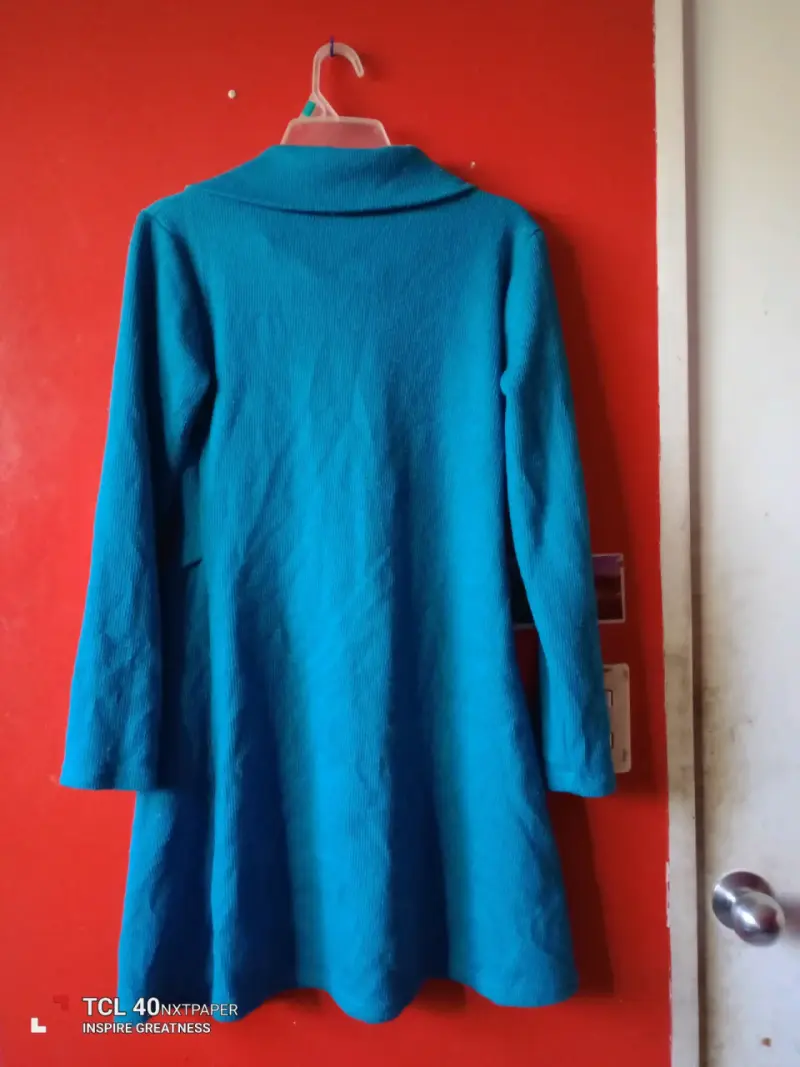 Vestido turquesa con botones - 4