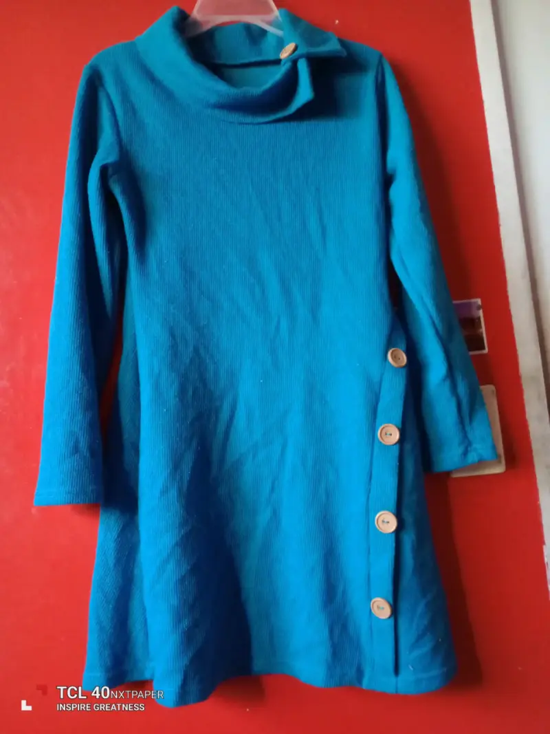Vestido turquesa con botones - 5