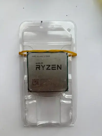 Procesador AMD Ryzen 3 1200 - miniatura 1
