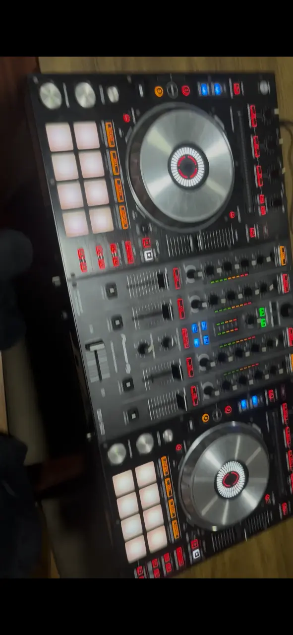 Controlador DJ Pioneer DDJ-SX3 - 2