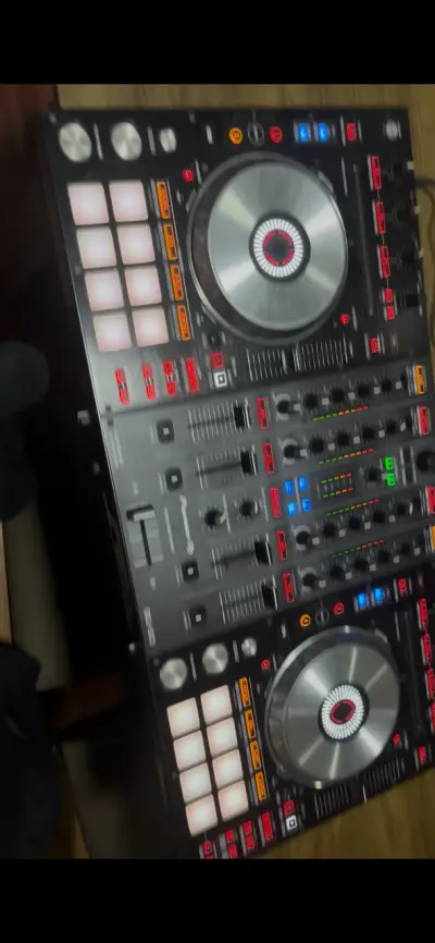 Controlador DJ Pioneer DDJ-SX3 - miniatura 2