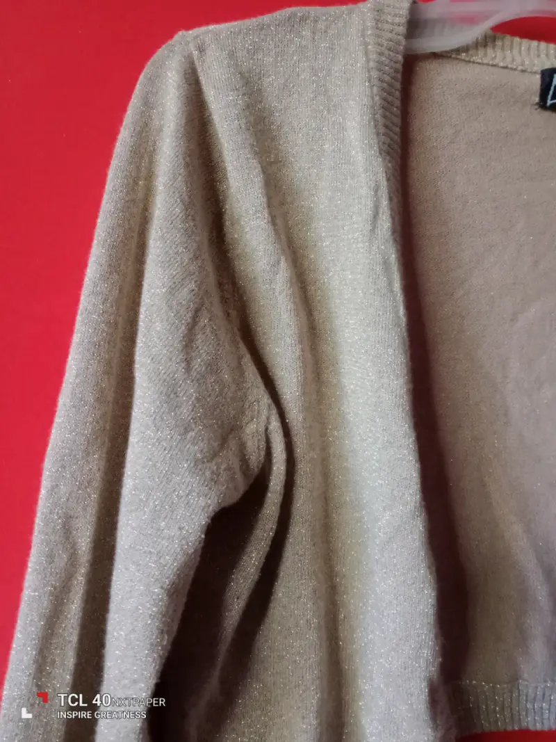 Cárdigan corto beige con brillo - 3