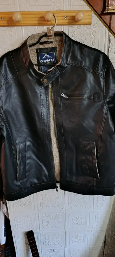 Chaqueta de cuero negro - miniatura 1