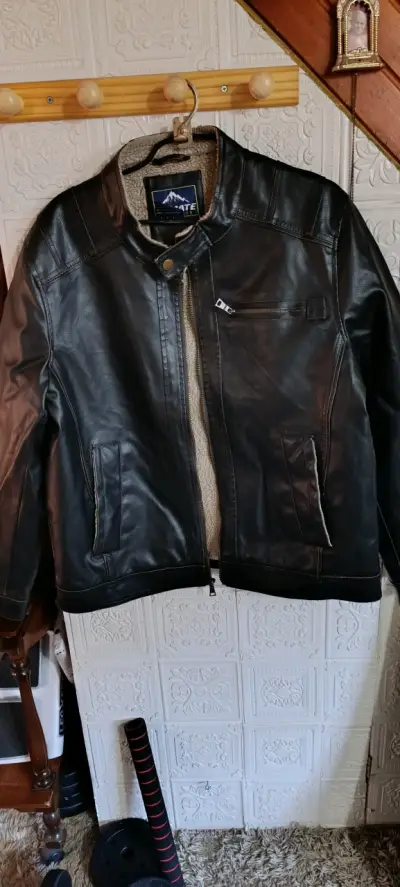 Chaqueta de cuero negro - miniatura 2