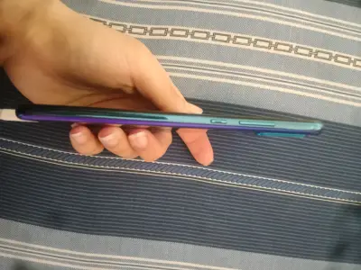 Huawei P30 Lite 128 con pantalla rota - miniatura 4