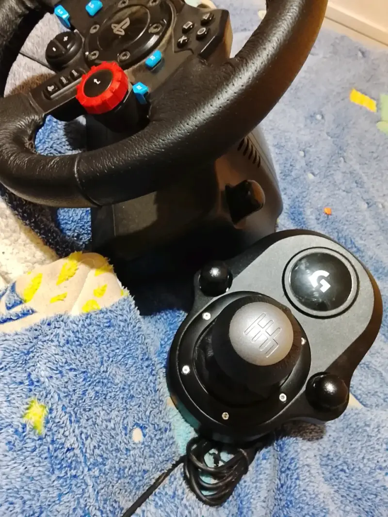 Volante de carreras con palanca de cambios - 1
