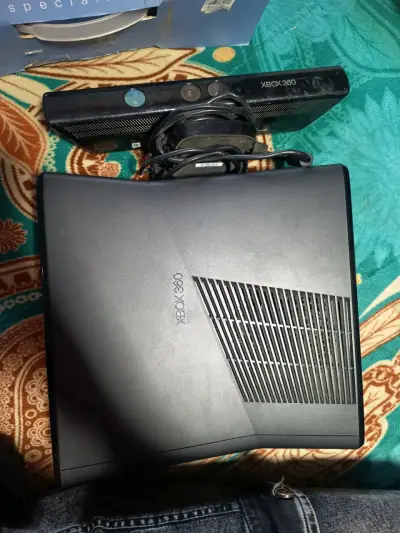 Consola Xbox 360 con Kinect - miniatura 1