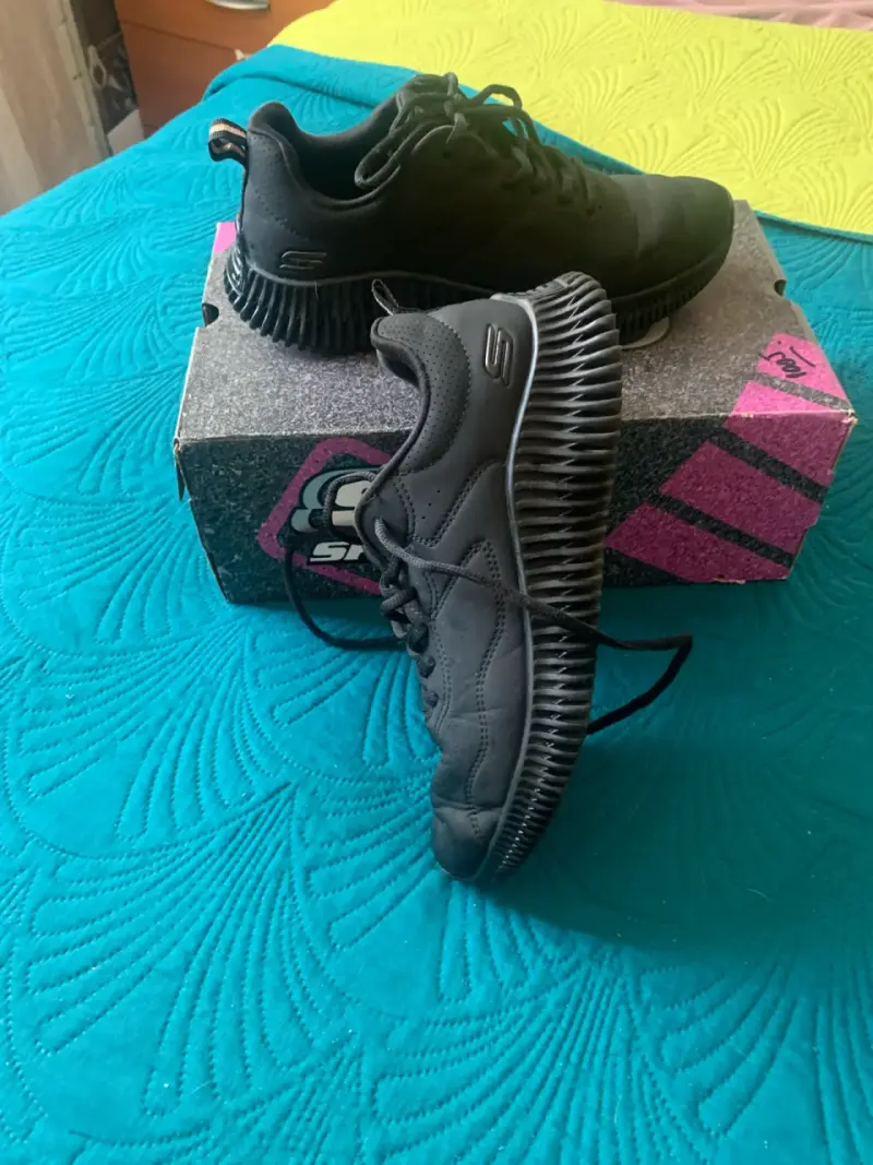 Zapatillas negras urbanas skechers - 1
