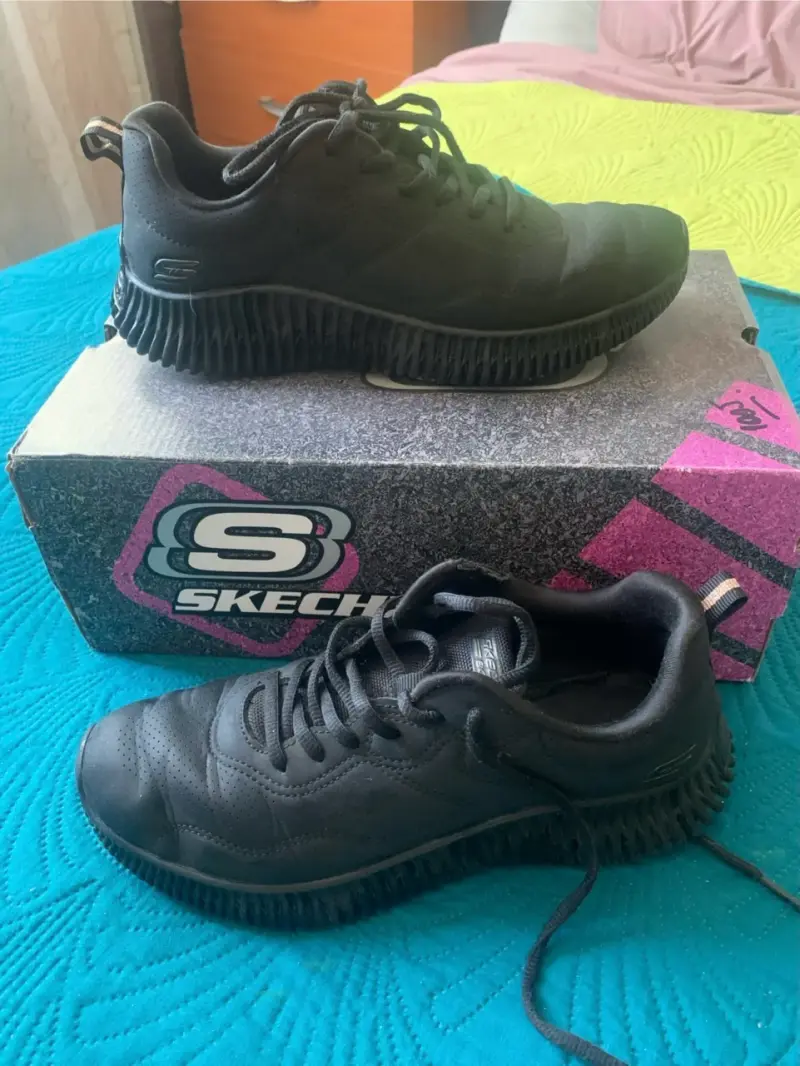 Zapatillas negras urbanas skechers - 2