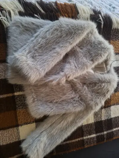 Chaqueta de piel sintética gris - miniatura 3