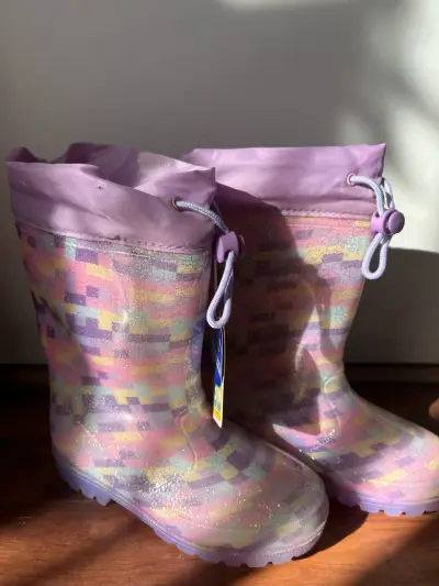 Botas de lluvia infantiles coloridas - miniatura 1