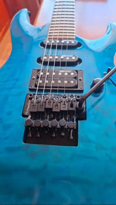 Guitarra eléctrica LT MH 203qm - miniatura 1