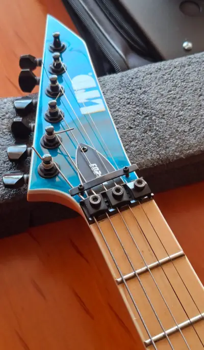 Guitarra eléctrica LT MH 203qm - miniatura 6