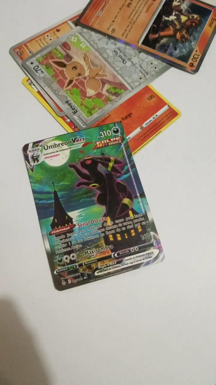 Cartas Pokémon variadas