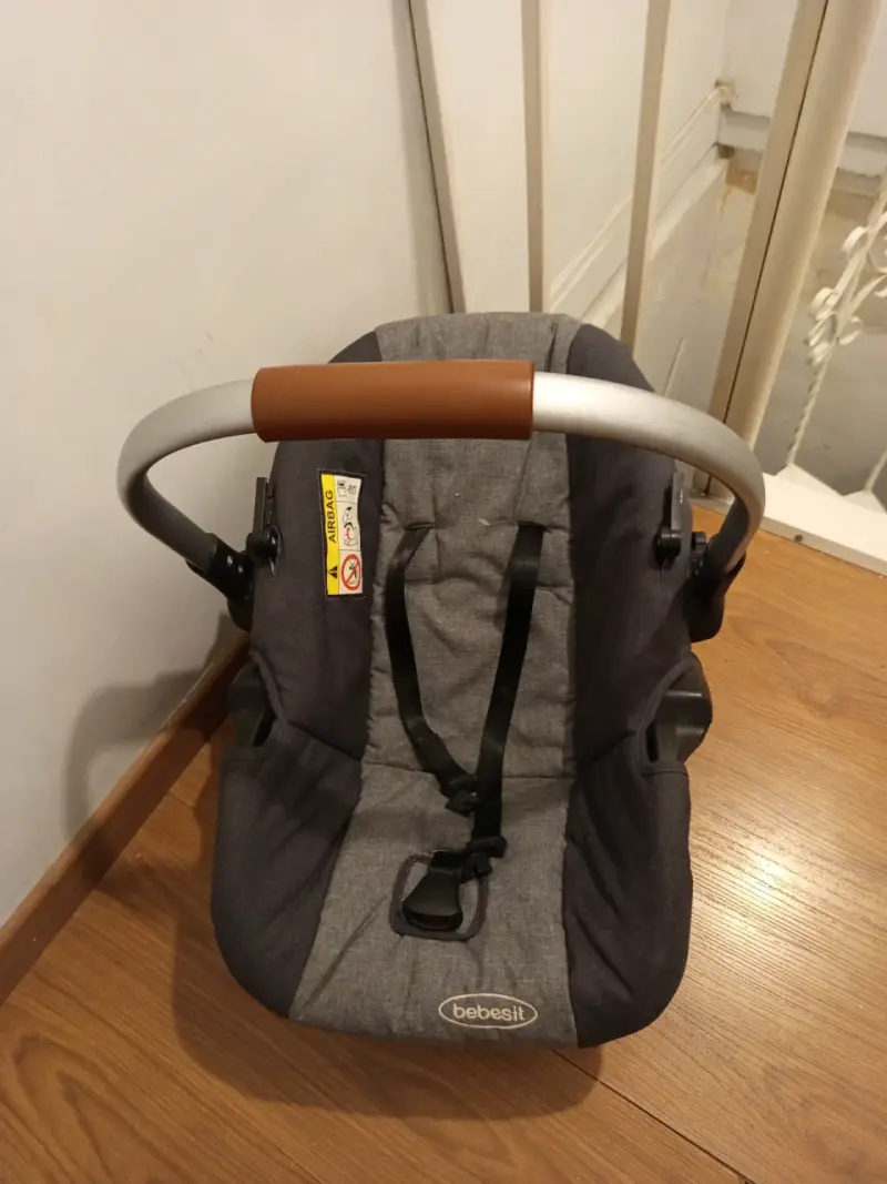 Silla de auto Bebesit gris