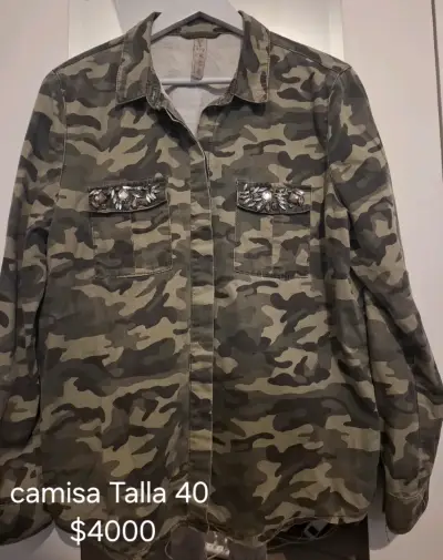 Camisa camuflada con adornos - miniatura 1