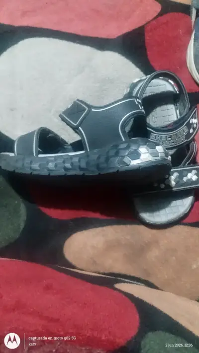 Zapatos y sandalias de niño tallas 27-28 - miniatura 2
