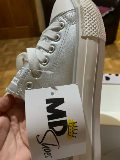 Zapatillas plateadas MD Shoes nuevas - miniatura 1