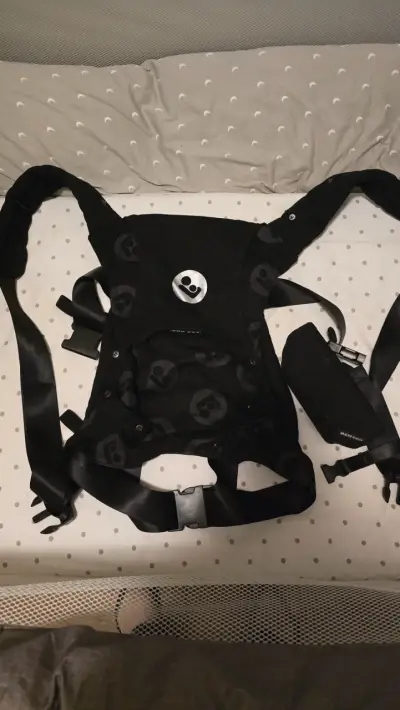 Portabebés negro ergonómico - miniatura 1