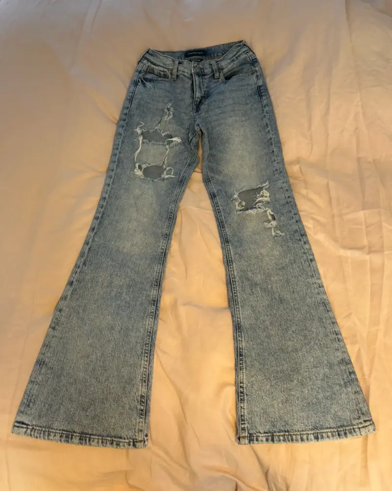 Jeans Aeropostale acampanados/flare desgastados - 1