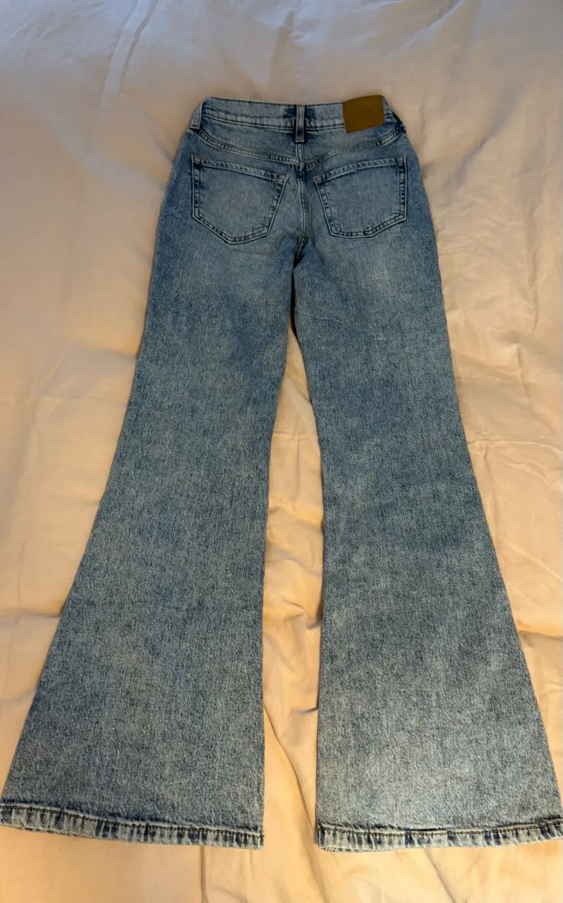Jeans Aeropostale acampanados/flare desgastados - 2