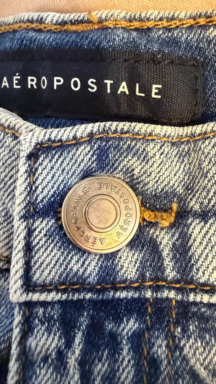 Jeans Aeropostale acampanados/flare desgastados - 6