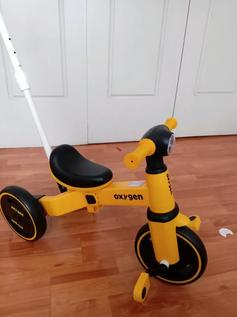 Triciclo amarillo para niños - 1