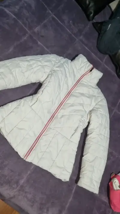 Chaqueta acolchada blanca - miniatura 1
