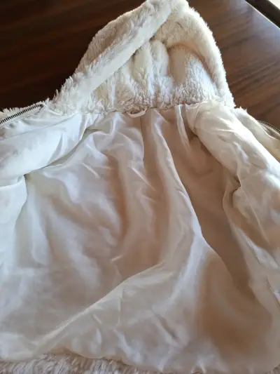 Chaqueta de felpa con capucha - miniatura 2