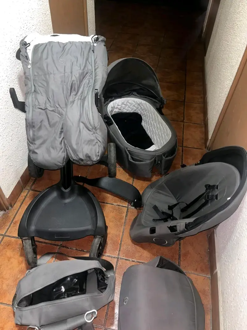 Coche de bebé gris multifuncional