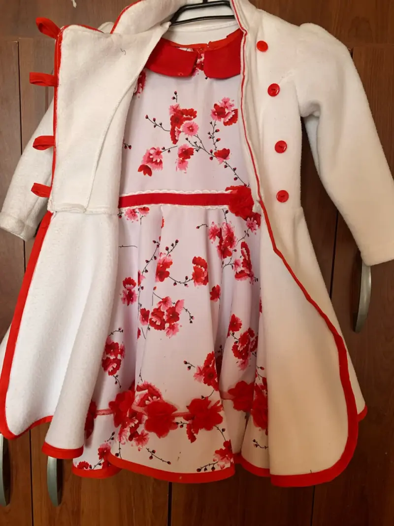 Vestido Huasa y Capa - 3