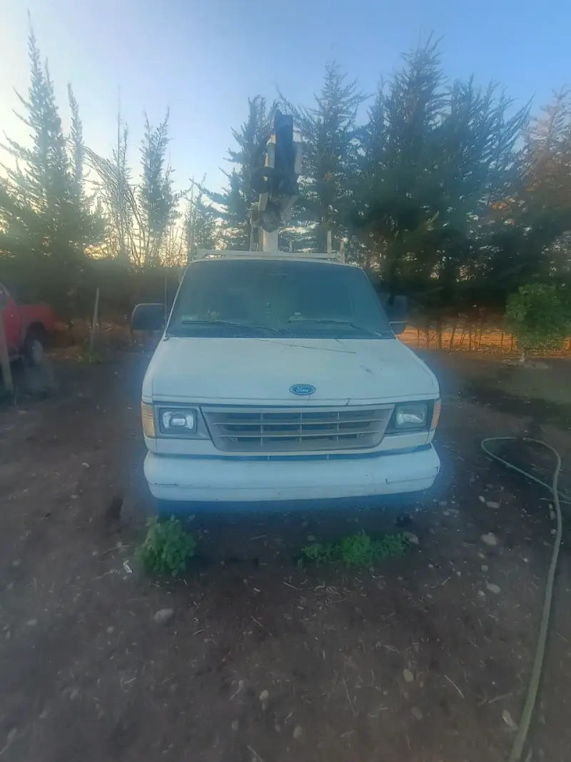 Camioneta con brazo hudraulico - 2