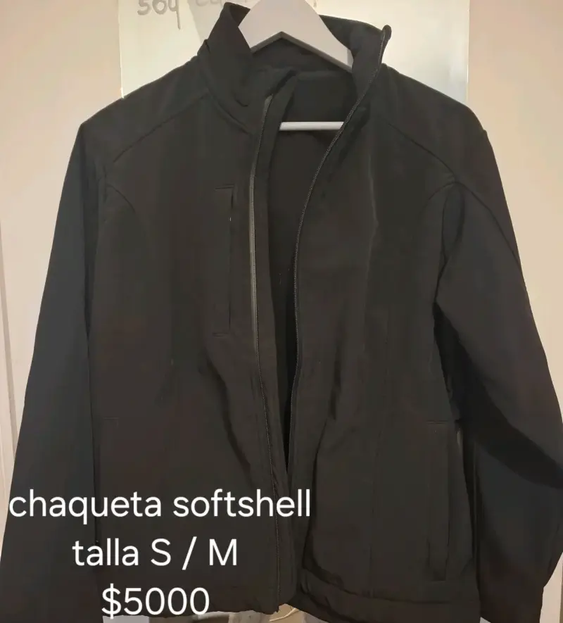 Chaqueta softshell negra