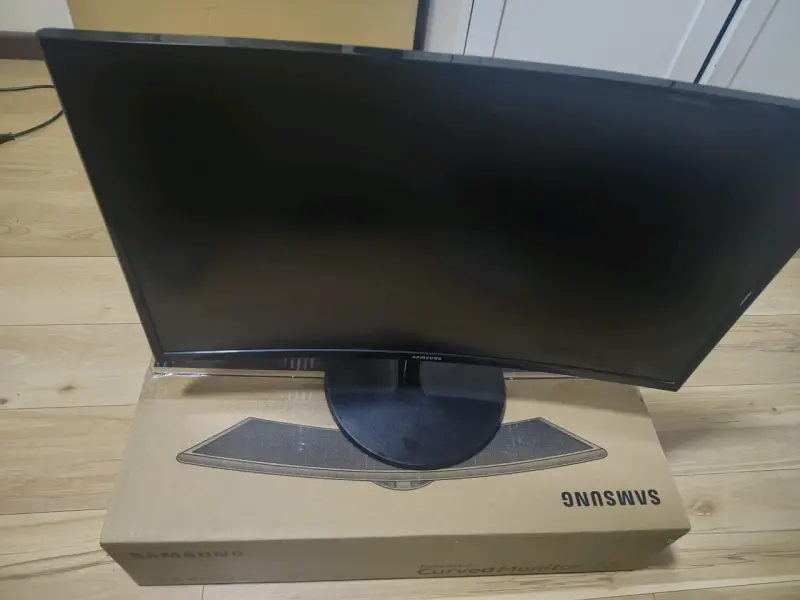 Monitor Samsung curvo 27 pulgada 72hz - 2