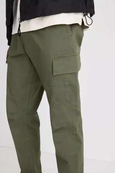 Pantalones cargo verde oliva - miniatura 1