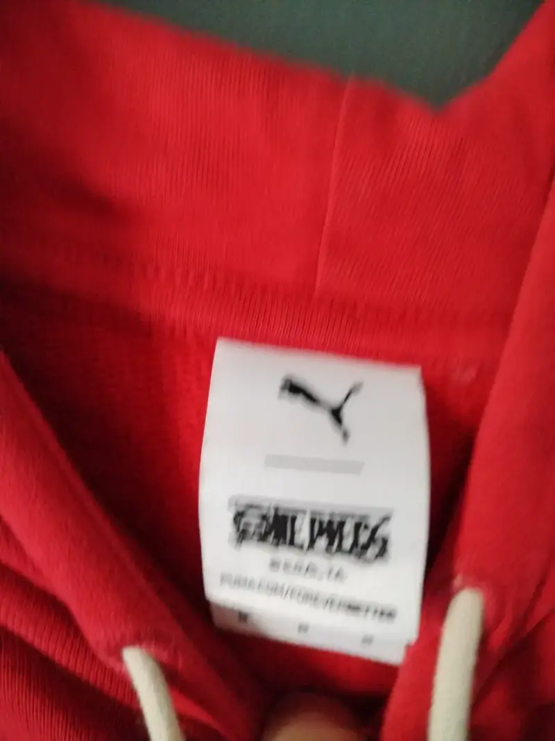 Polerón rojo one piece con capucha y bordado puma - 5