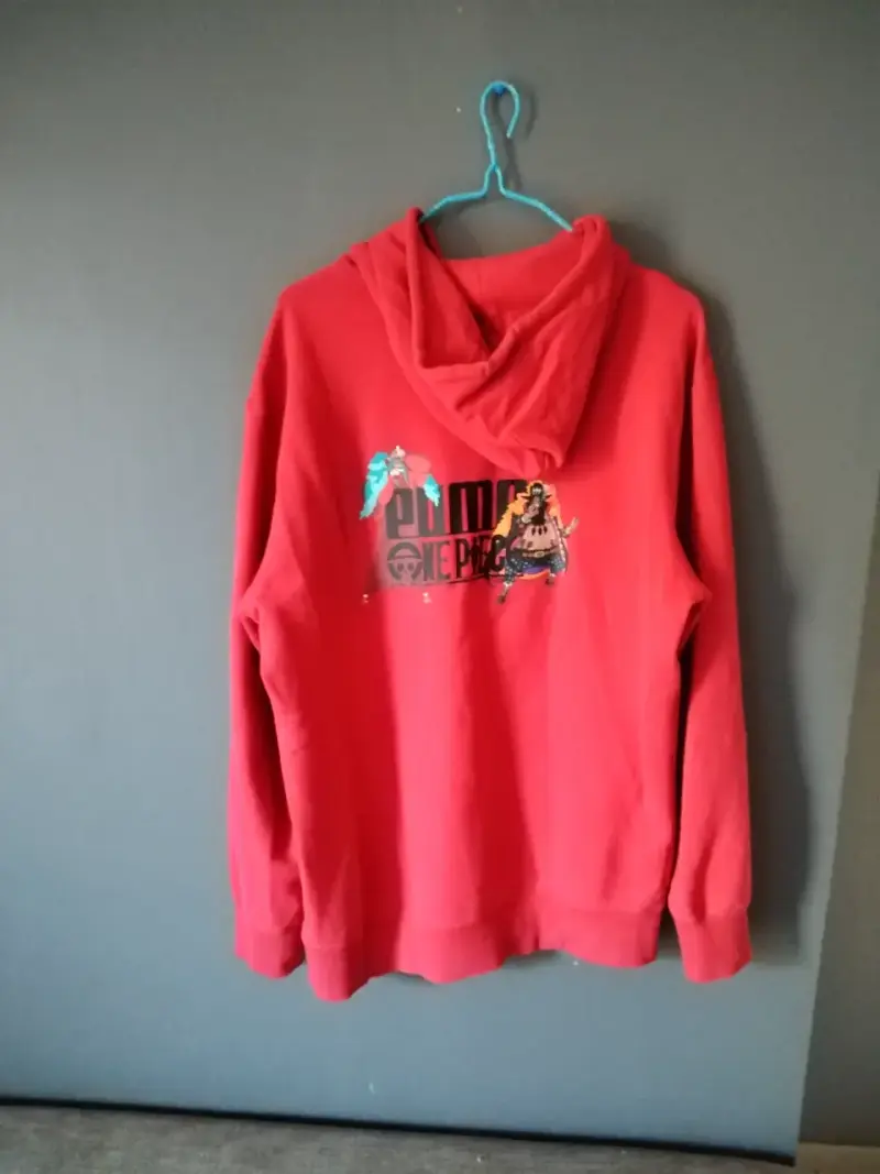 Polerón rojo one piece con capucha y bordado puma - 6