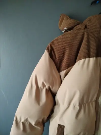 Chaqueta acolchada beige y café - miniatura 3