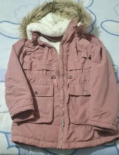 Parka rosada con capucha - miniatura 1