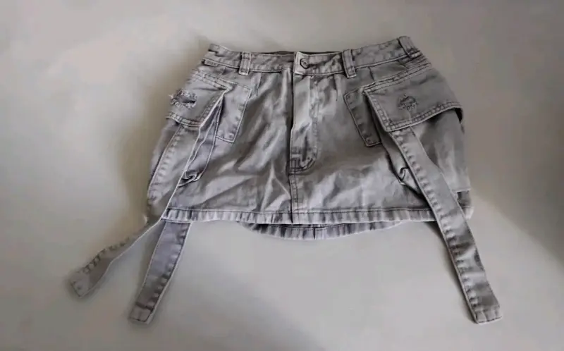 Bermudas de jeans azules con brillantes - 4