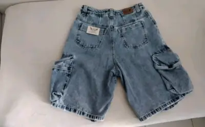 Bermudas de jeans azules con brillantes - miniatura 5