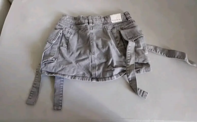 Bermudas de jeans azules con brillantes - 6